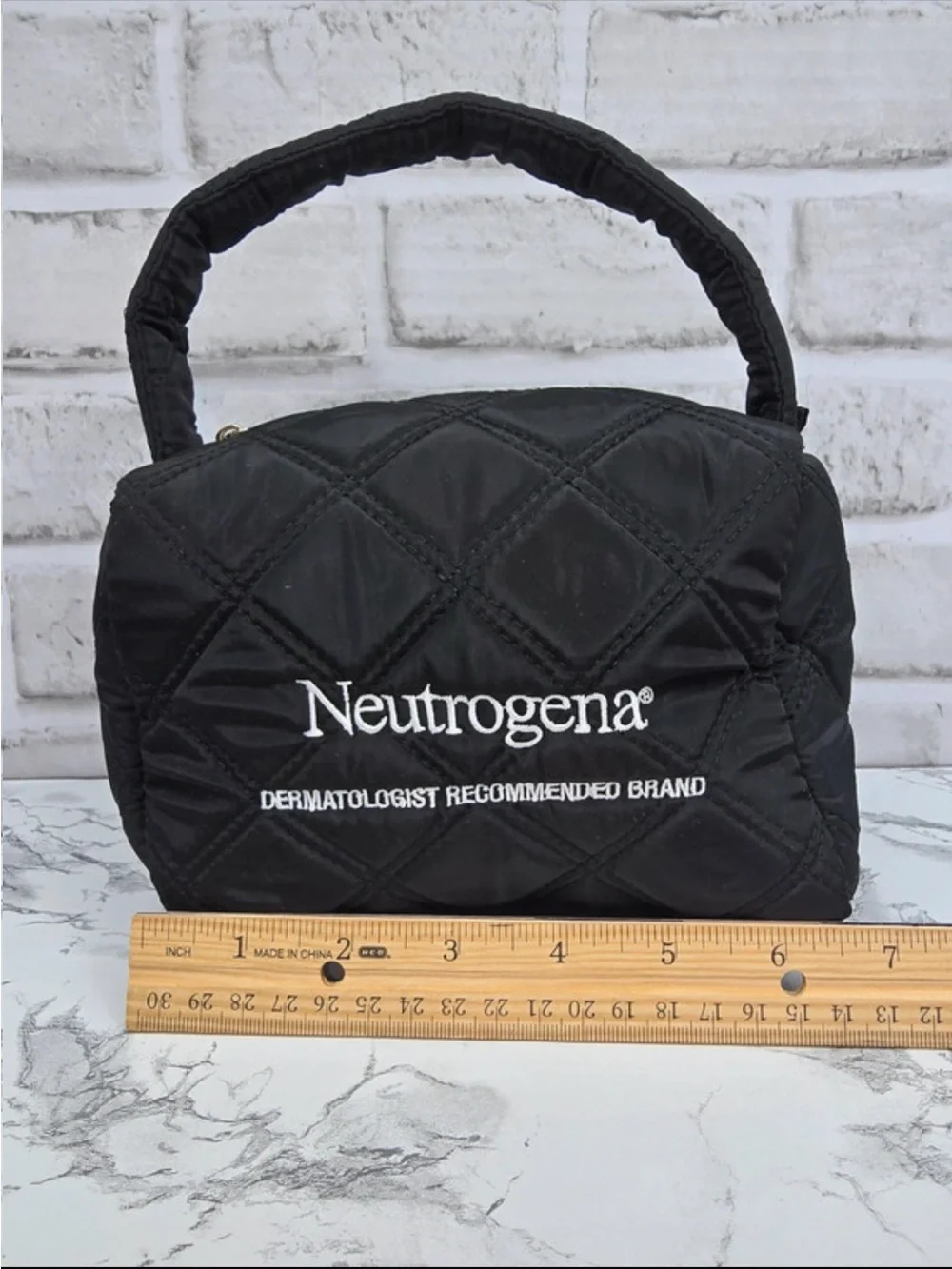(New) Neutrogena Cosmetic Travel Bag/Makeup Bag Black Quilted With Handle